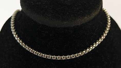 Box Chain on black bust