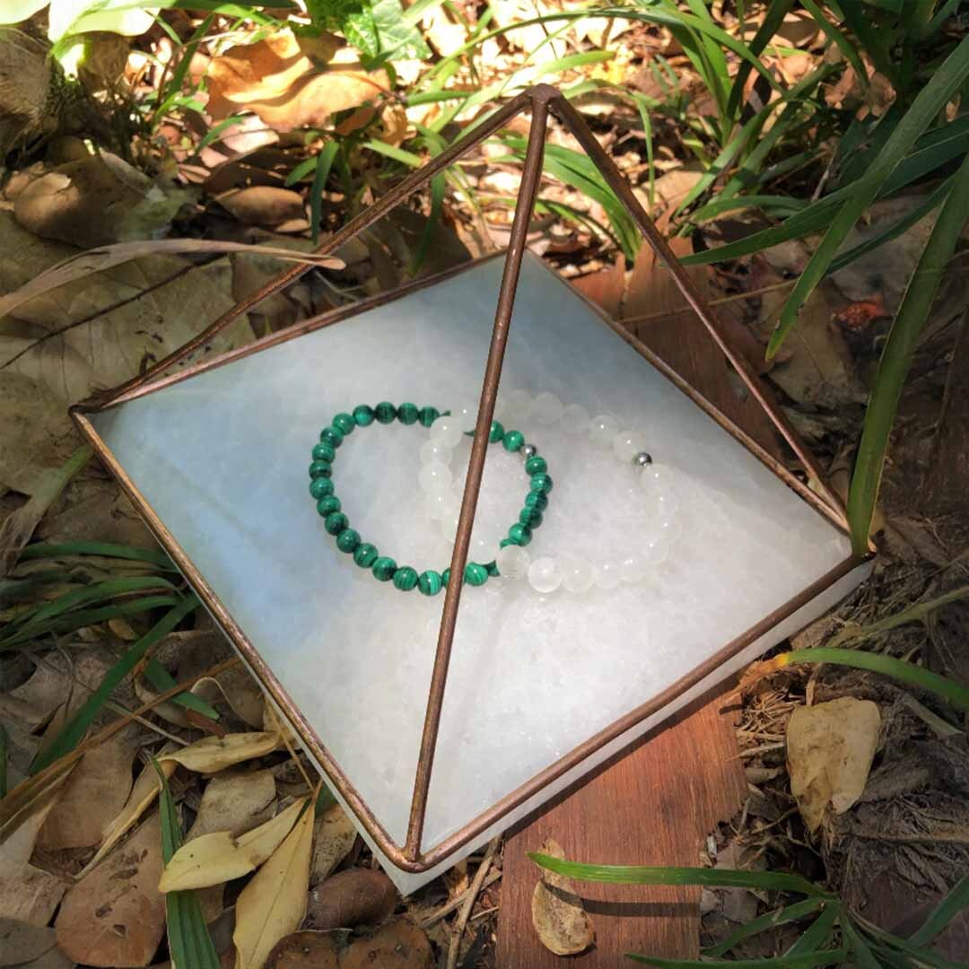 Selenite plate with copper pyramid