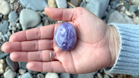 Crystal in dominant hand